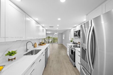 Condominio en venta en Pembroke Pines, Florida, 2 dormitorios, 142.42 m2 № 1948521 - foto 1