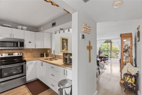 Купить кондоминиум в Пемброк-Пайнс, Флорида 1 спальня, 79.15м2, № 2013222 - фото 24