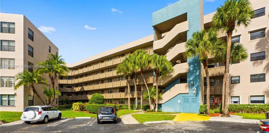 Кондоминиум с 1 спальней в Пемброк-Пайнс, Флорида № 2013222