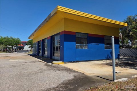 Propiedad comercial en alquiler en Tampa, Florida, 158.03 m2 № 1773973 - foto 8