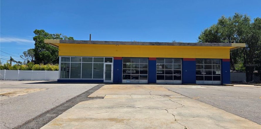 Immobilier commercial à Tampa, Floride 158.03 m2 № 1773973