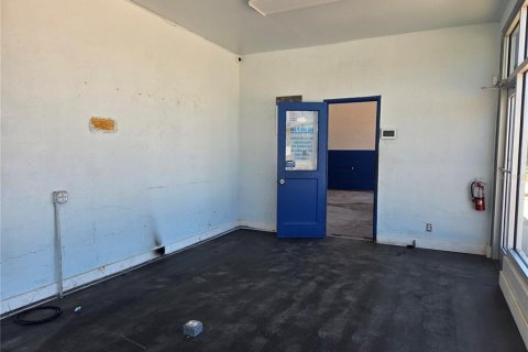 Propiedad comercial en alquiler en Tampa, Florida, 158.03 m2 № 1773973 - foto 4