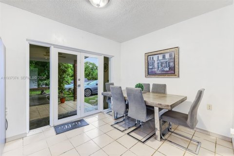 House in Homestead, Florida 3 bedrooms, 143.53 sq.m. № 1995179 - photo 19