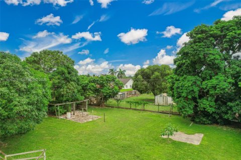 House in Homestead, Florida 3 bedrooms, 143.53 sq.m. № 1995179 - photo 9