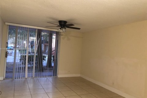Condominio en alquiler en Plantation, Florida, 2 dormitorios, 87.33 m2 № 1925388 - foto 7