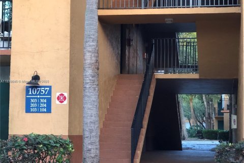 Condominio en alquiler en Plantation, Florida, 2 dormitorios, 87.33 m2 № 1925388 - foto 16