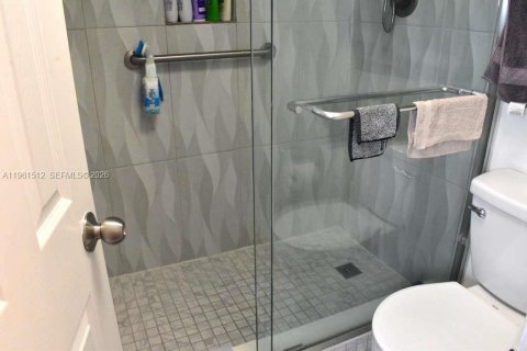 Casa en venta en Pembroke Pines, Florida, 3 dormitorios, 121.7 m2 № 2025090 - foto 12