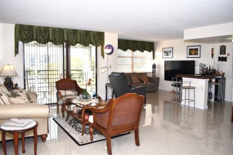Casa en Pembroke Pines, Florida 3 dormitorios, 121.7 m2 № 2025090