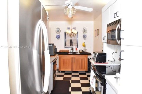 Casa en venta en Pembroke Pines, Florida, 3 dormitorios, 121.7 m2 № 2025090 - foto 8