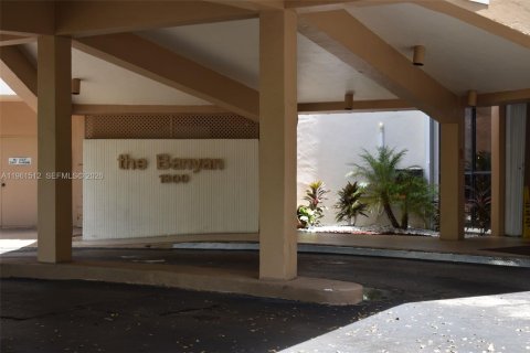 Casa en venta en Pembroke Pines, Florida, 3 dormitorios, 121.7 m2 № 2025090 - foto 25