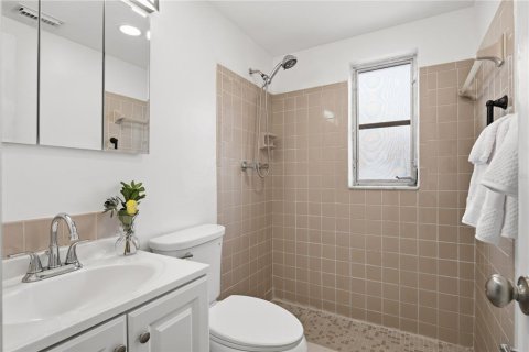 House in Port Richey, Florida 2 bedrooms, 113.53 sq.m. № 2117880 - photo 25