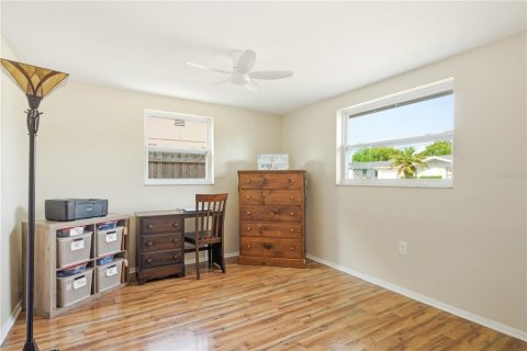 House in Port Richey, Florida 2 bedrooms, 113.53 sq.m. № 2117880 - photo 23