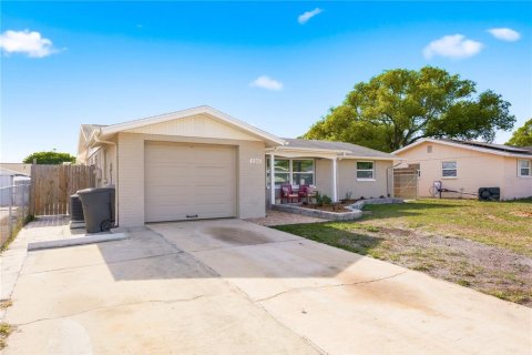 House in Port Richey, Florida 2 bedrooms, 113.53 sq.m. № 2117880 - photo 6