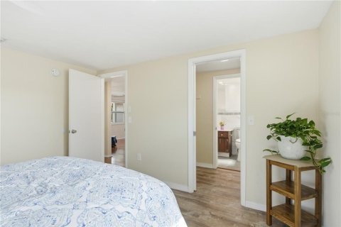 House in Port Richey, Florida 2 bedrooms, 113.53 sq.m. № 2117880 - photo 20
