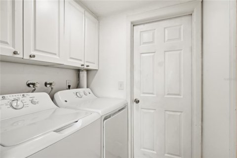 House in Port Richey, Florida 2 bedrooms, 113.53 sq.m. № 2117880 - photo 26