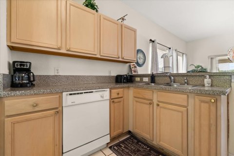 Villa ou maison à louer à Davenport, Floride: 5 chambres, 231.23 m2 № 2117244 - photo 8