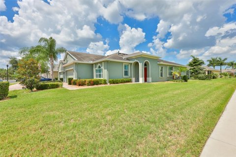 House in Sun City Center, Florida 2 bedrooms, 172.24 sq.m. № 2094877 - photo 25