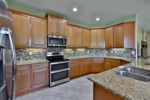 House in Sun City Center, Florida 2 bedrooms, 172.24 sq.m. № 2094877 - photo 3