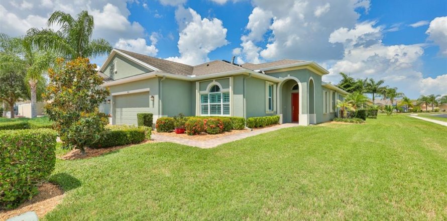 House in Sun City Center, Florida 2 bedrooms, 172.24 sq.m. № 2094877