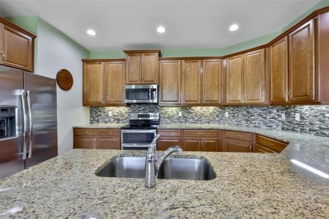 House in Sun City Center, Florida 2 bedrooms, 172.24 sq.m. № 2094877 - photo 2