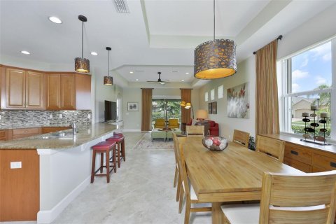 House in Sun City Center, Florida 2 bedrooms, 172.24 sq.m. № 2094877 - photo 27