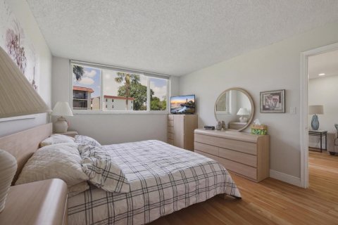 Condo in Pembroke Pines, Florida, 1 bedroom  № 2175548 - photo 13