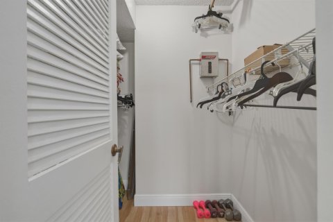 Condo in Pembroke Pines, Florida, 1 bedroom  № 2175548 - photo 15