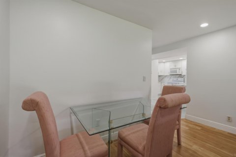 Condo in Pembroke Pines, Florida, 1 bedroom  № 2175548 - photo 16