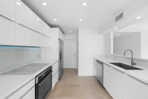 Купить кондоминиум в Майами, Флорида 3 спальни, 133.13м2, № 2067805 - фото 15