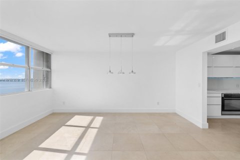 Купить кондоминиум в Майами, Флорида 3 спальни, 133.13м2, № 2067805 - фото 12