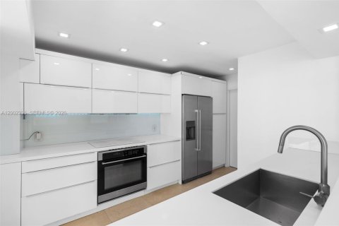 Купить кондоминиум в Майами, Флорида 3 спальни, 133.13м2, № 2067805 - фото 18