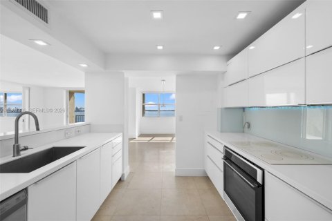 Купить кондоминиум в Майами, Флорида 3 спальни, 133.13м2, № 2067805 - фото 19