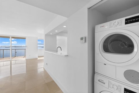 Купить кондоминиум в Майами, Флорида 3 спальни, 133.13м2, № 2067805 - фото 5