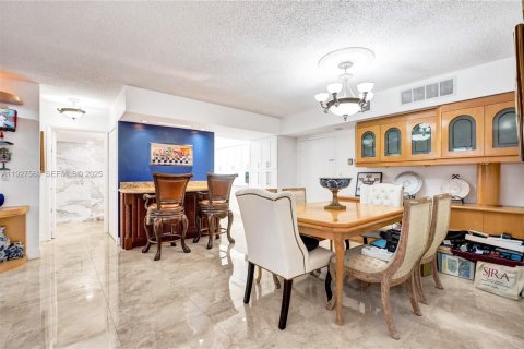 Condo in Aventura, Florida, 2 bedrooms  № 1989833 - photo 4