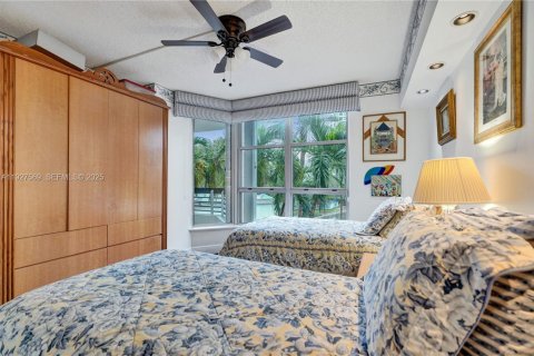 Condo in Aventura, Florida, 2 bedrooms  № 1989833 - photo 9