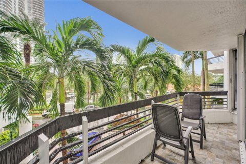 Condo in Aventura, Florida, 2 bedrooms  № 1989833 - photo 3