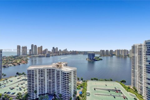 Condo in Aventura, Florida, 2 bedrooms  № 1989833 - photo 10