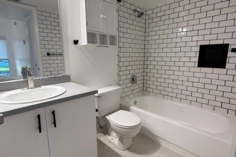 Copropriété à louer à Hollywood, Floride: 1 chambre, 60.39 m2 № 2264304 - photo 6