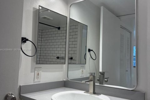 Copropriété à louer à Hollywood, Floride: 1 chambre, 60.39 m2 № 2264304 - photo 7