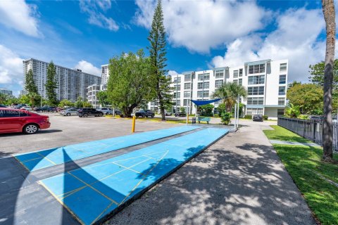 Купить кондоминиум в Санни-Айлс-Бич, Флорида 2 спальни, 71.26м2, № 1955943 - фото 23