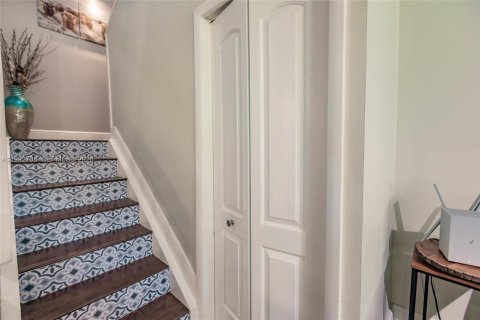 Condominio en venta en Miami, Florida, 4 dormitorios, 199.74 m2 № 2056693 - foto 27