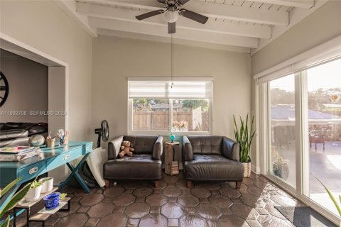 Condominio en venta en Miami, Florida, 4 dormitorios, 199.74 m2 № 2056693 - foto 15