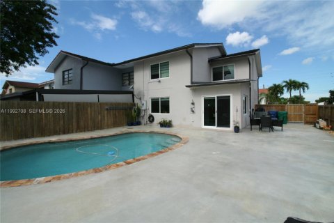 Condominio en venta en Miami, Florida, 4 dormitorios, 199.74 m2 № 2056693 - foto 9