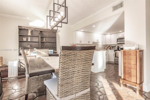 Condominio en venta en Miami, Florida, 4 dormitorios, 199.74 m2 № 2056693 - foto 18