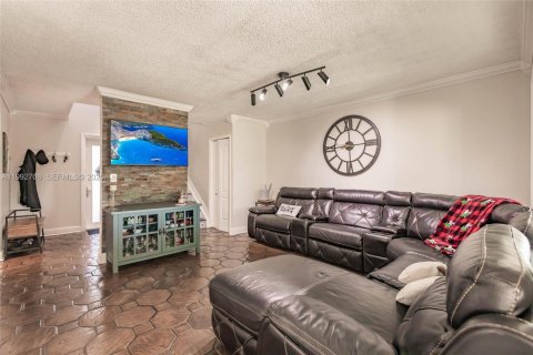 Condominio en venta en Miami, Florida, 4 dormitorios, 199.74 m2 № 2056693 - foto 14