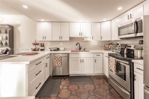 Condominio en venta en Miami, Florida, 4 dormitorios, 199.74 m2 № 2056693 - foto 21