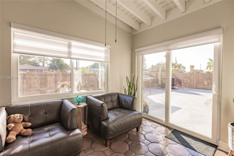 Condominio en venta en Miami, Florida, 4 dormitorios, 199.74 m2 № 2056693 - foto 16