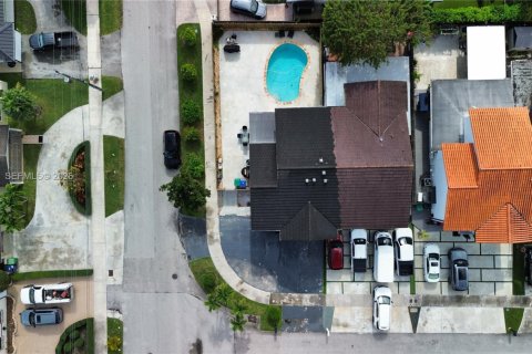 Condominio en venta en Miami, Florida, 4 dormitorios, 199.74 m2 № 2056693 - foto 10