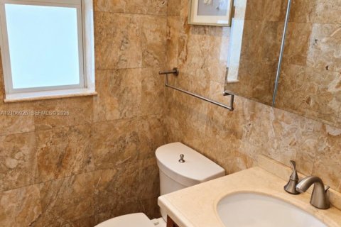 Villa ou maison à vendre à Miami, Floride: 5 chambres, 205.59 m2 № 2417588 - photo 8