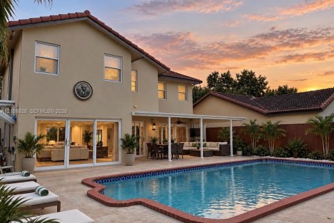 Villa ou maison à vendre à Miami, Floride: 5 chambres, 205.59 m2 № 2417588 - photo 2